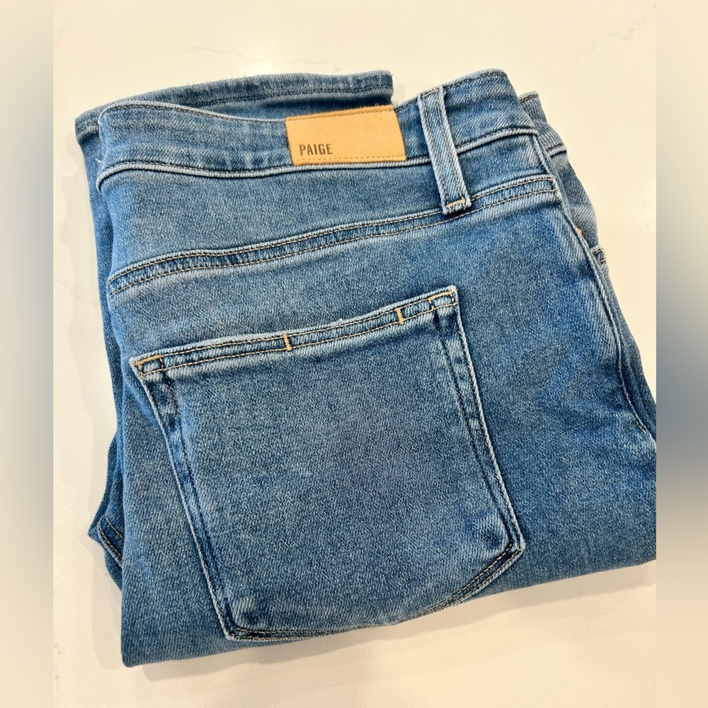PAIGE Women's Cindy straight leg sz 30